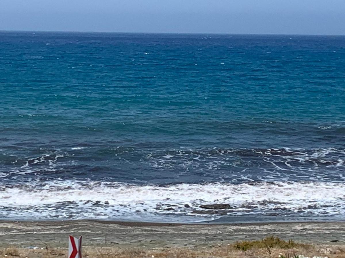 Spiti Damianos Villa Beachfront بوموس المظهر الخارجي الصورة