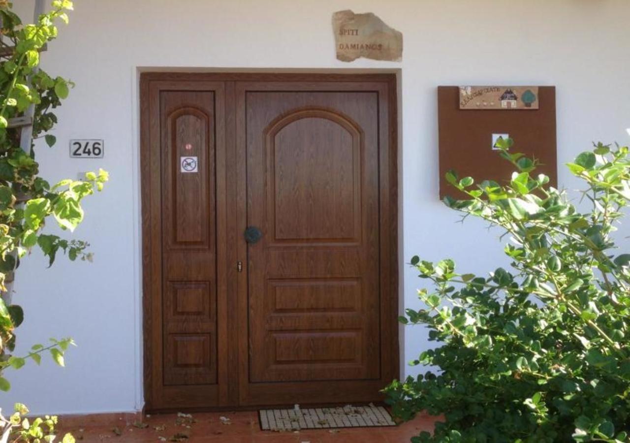 Spiti Damianos Villa Beachfront بوموس المظهر الخارجي الصورة